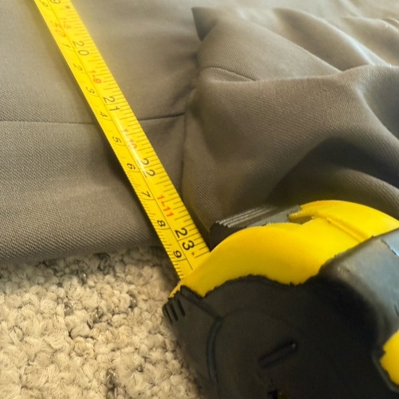 Hugo Boss 44L olive green blazer in EUC wool and classic - Picture 16 of 16